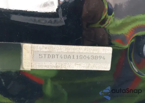 2001 Toyota Sequoia Limited V8 from USA, damaged, VIN 5TDBT48A11S043894